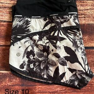 lululemon athletica Speed shorts. Brisk Bloom. Size 10.
